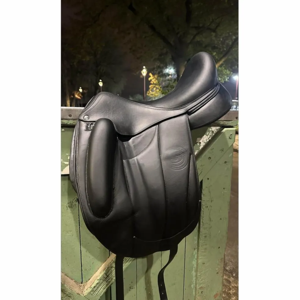 Selle de dressage Aachen Forestier