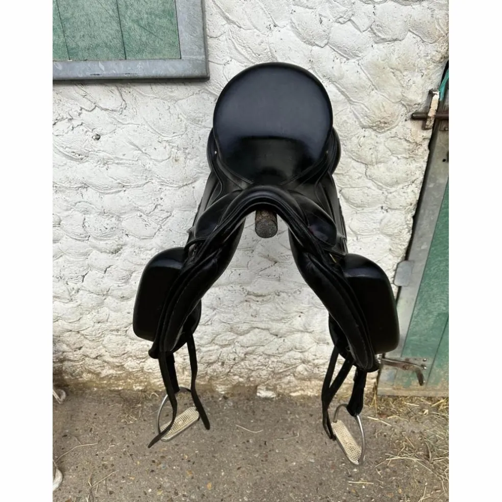 Selle de dressage Albion revelation red label