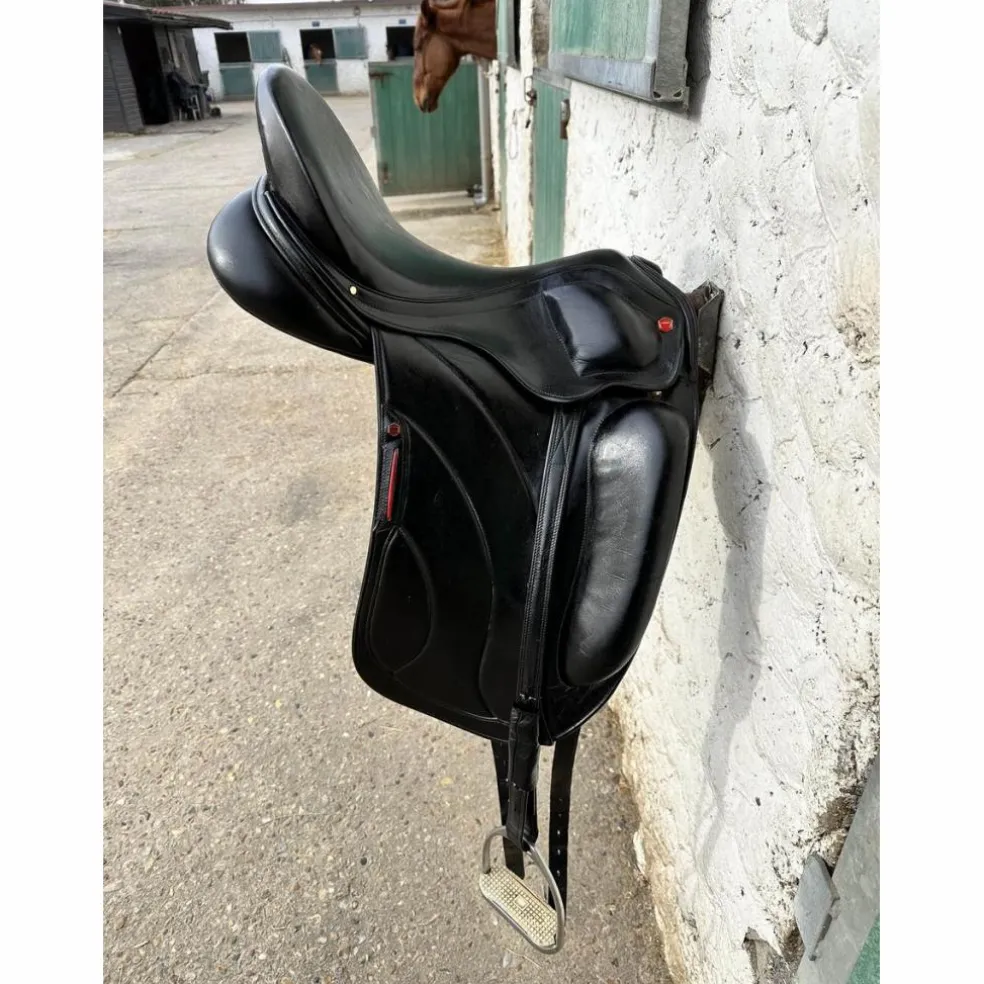 Selle de dressage Albion revelation red label