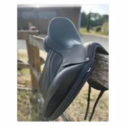 Selle de Dressage Antares cadence 17’´