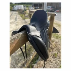 Selle de Dressage Antares cadence 17’´