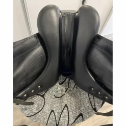 Selle de dressage Antares 17,5’