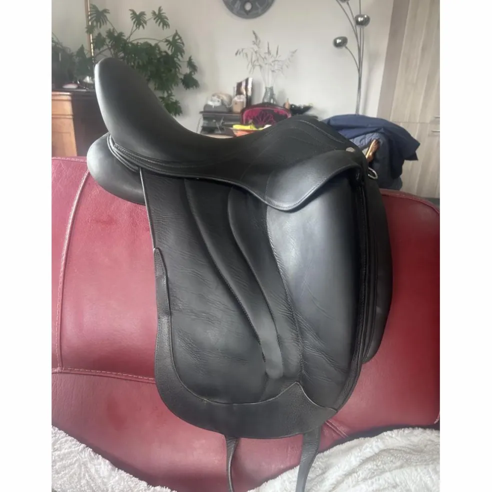 Selle de dressage antares