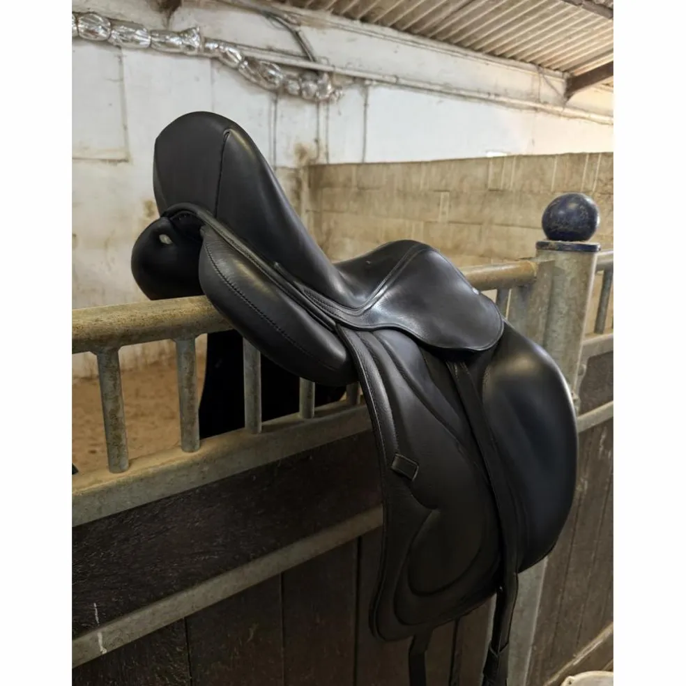 Selle de dressage Antares
