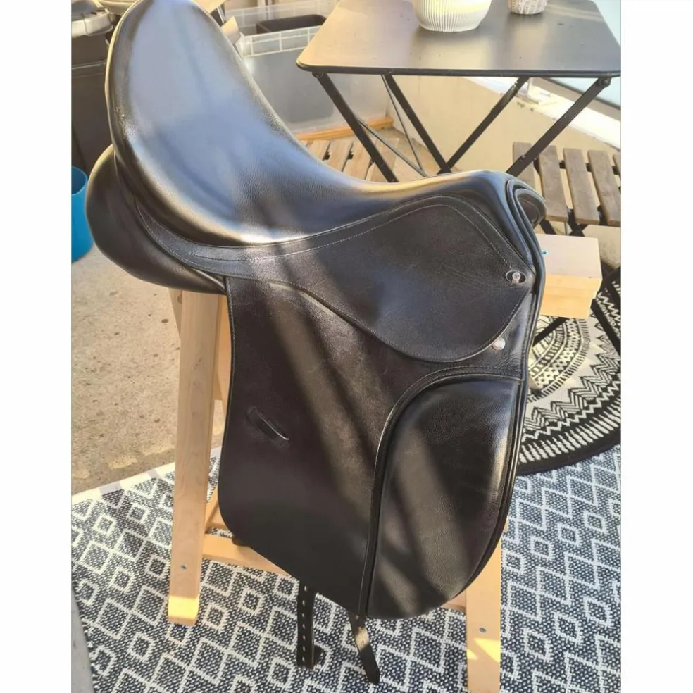 selle de dressage cuir