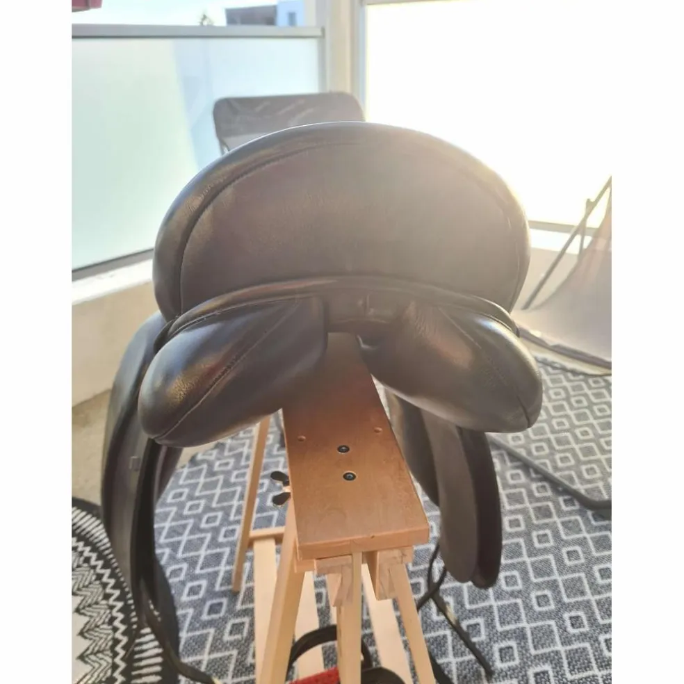 selle de dressage cuir