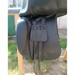 Selle de dressage cuir noir 17,5"