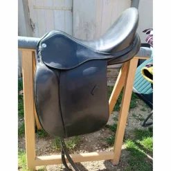 Selle de dressage cuir noir 17,5"