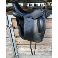 Selle de dressage Custom Saddlery 17,5