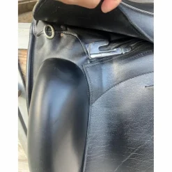 Selle de dressage Custom Saddlery 17,5