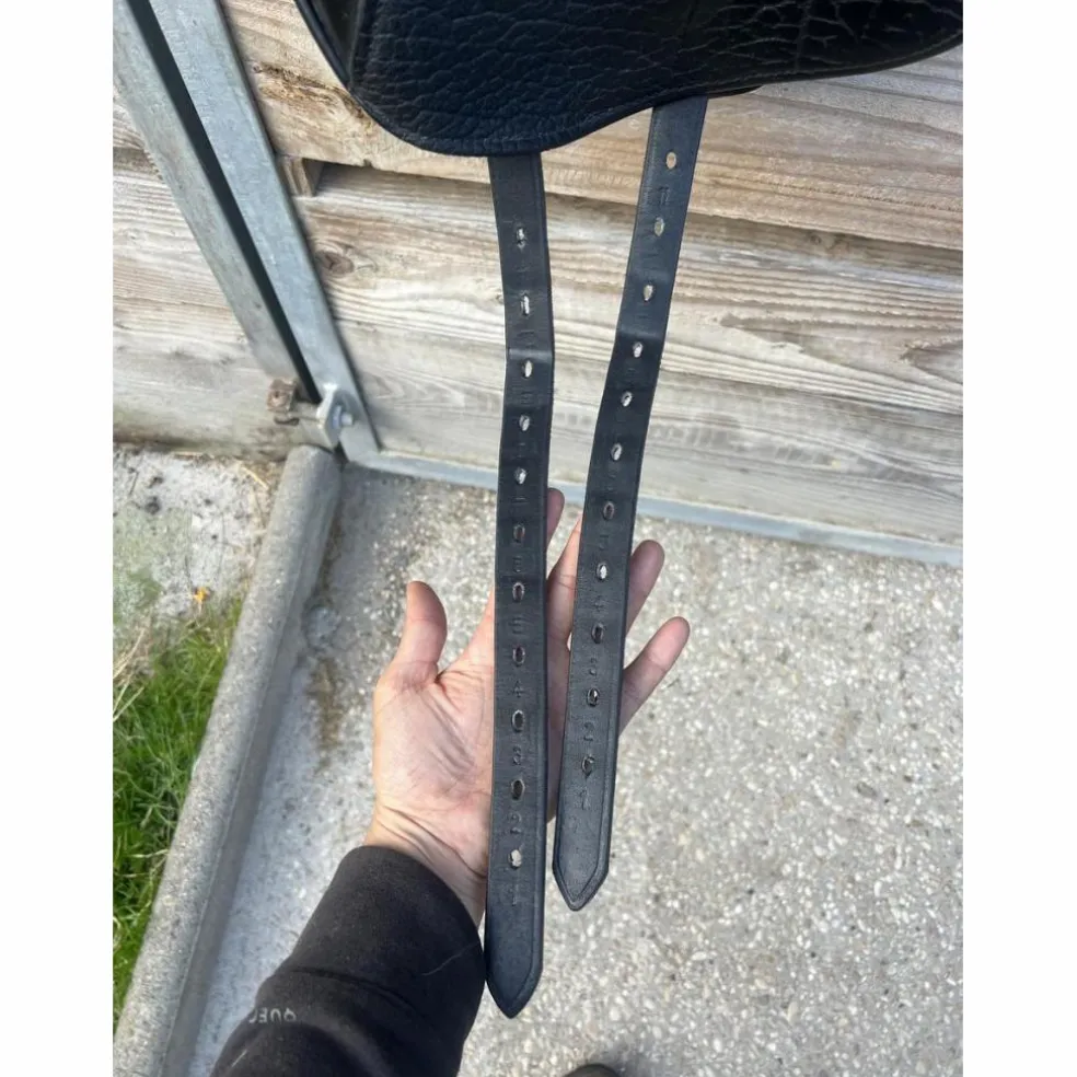 Selle de dressage Custom Saddlery 17,5