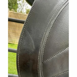 Selle de dressage CWD