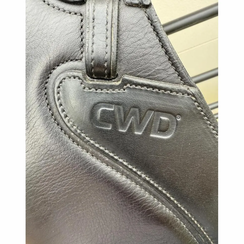 Selle de dressage CWD