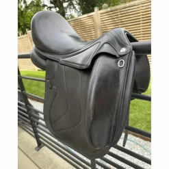 Selle de dressage CWD