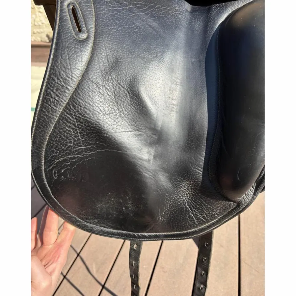 Selle de dressage CWD 17’