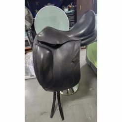 Selle de dressage CWD 17