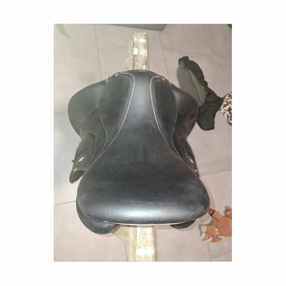 Selle de dressage Devoucoux Loreak – 2017 – 17,5" / Quartiers 3A – Très bon état
