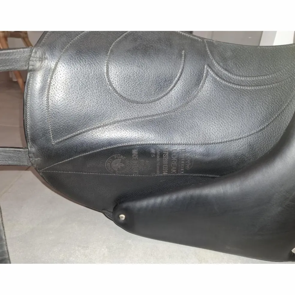 Selle de dressage Devoucoux Loreak – 2017 – 17,5" / Quartiers 3A – Très bon état