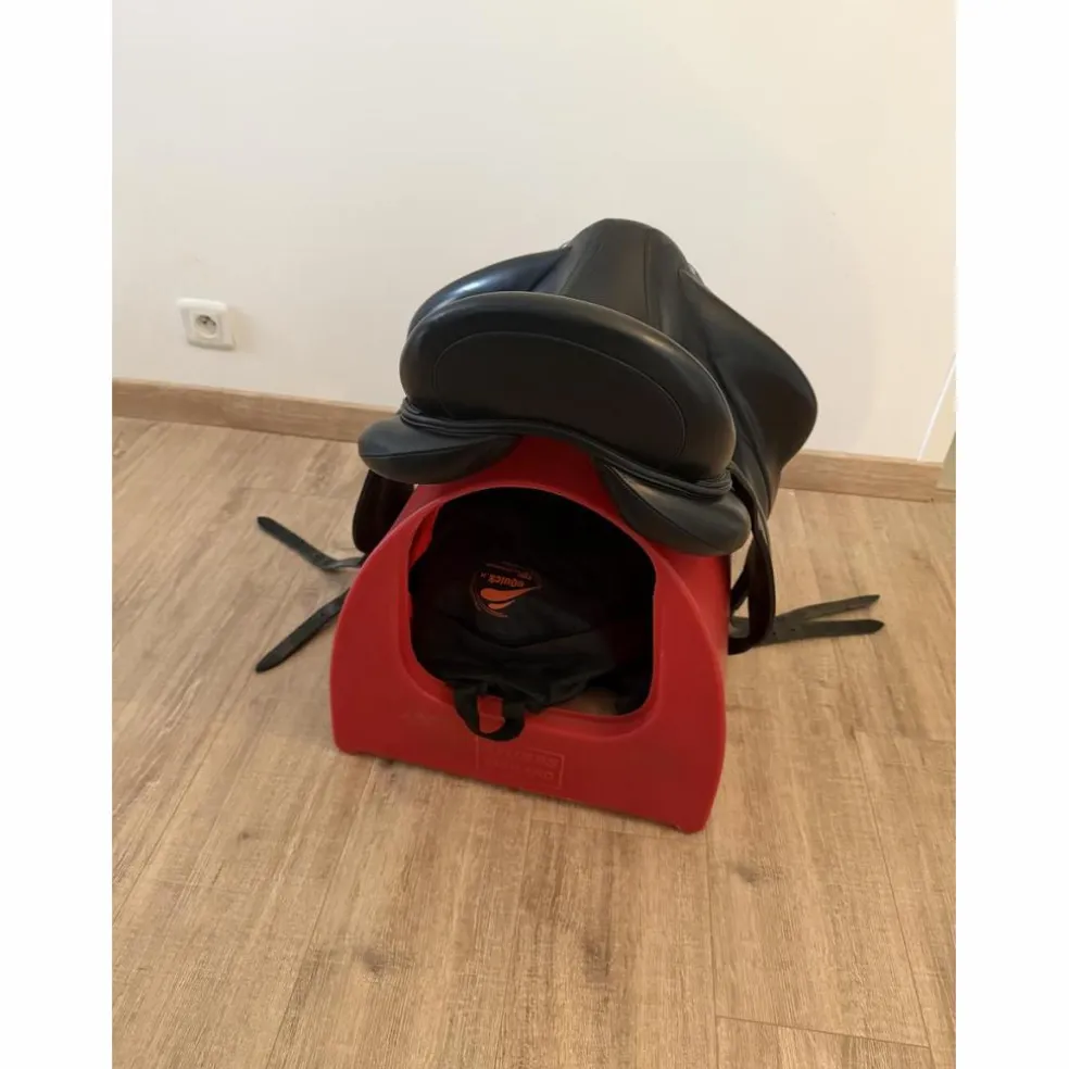 Selle de dressage devoucoux makila Lab 18"