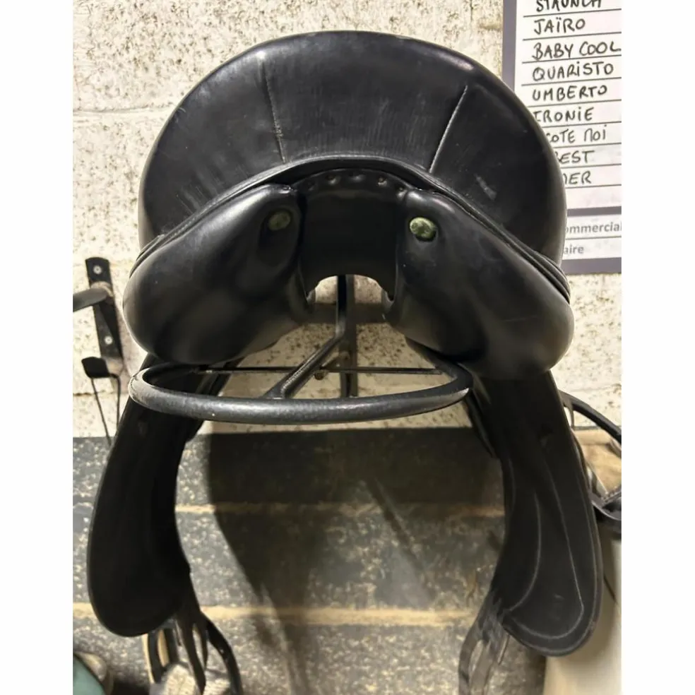 Selle de dressage devoucoux