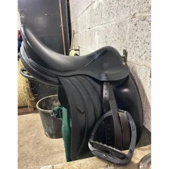 Selle de dressage devoucoux