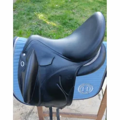 Selle de dressage devoucoux noire makila lab E de 2022, avec une bande Swarovski