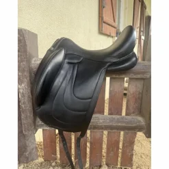 Selle de dressage Devoucoux