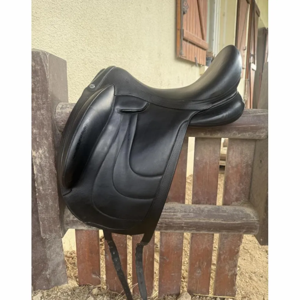 Selle de dressage Devoucoux