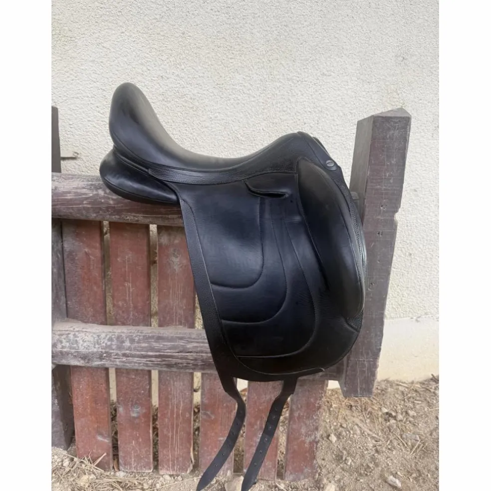 Selle de dressage Devoucoux