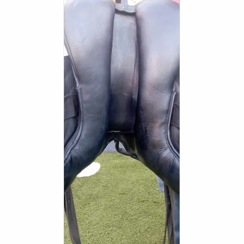 Selle de dressage en cuir Eric Thomas