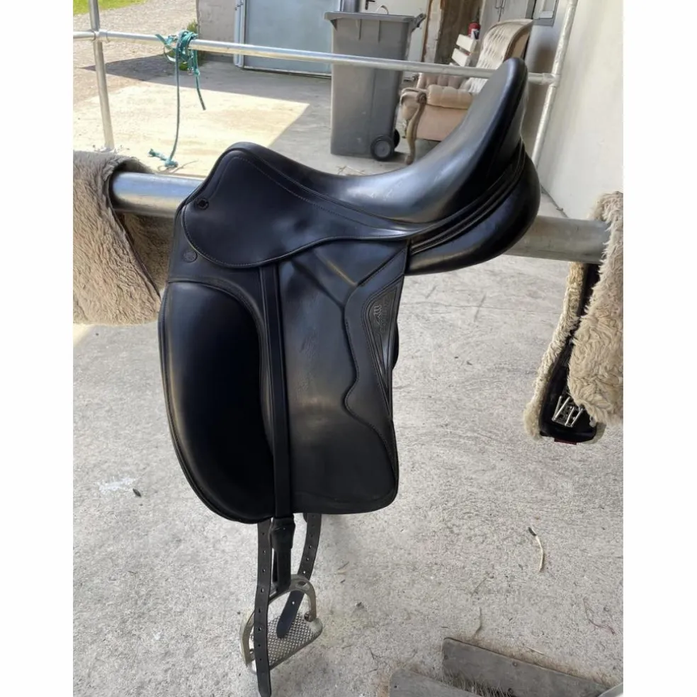 selle de dressage EQUILINE