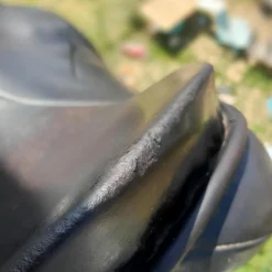 Selle de dressage et bride en cuir noir