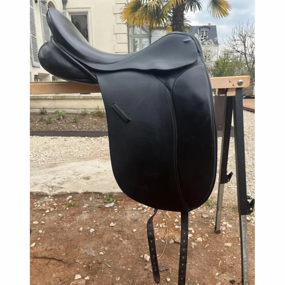 Selle de dressage Euroriding 17,5" très bon état