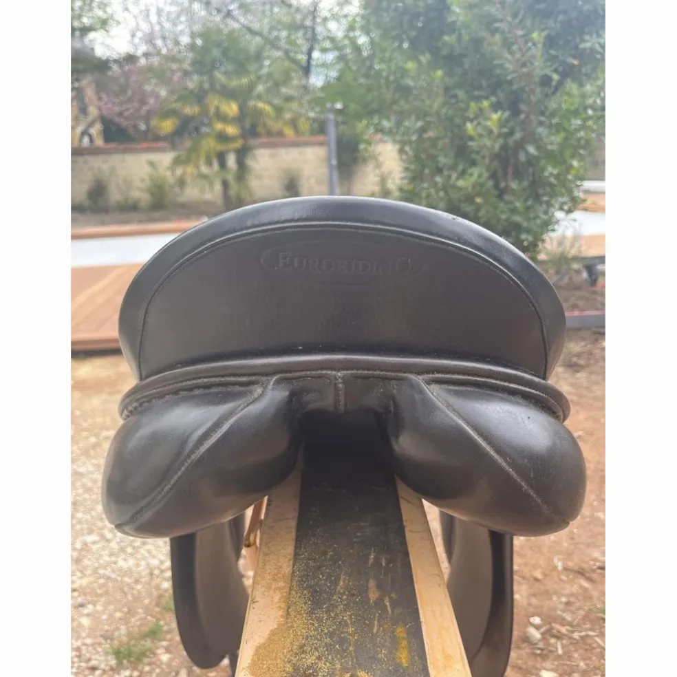 Selle de dressage Euroriding 17,5" très bon état