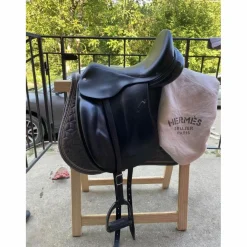 Selle de dressage hermes