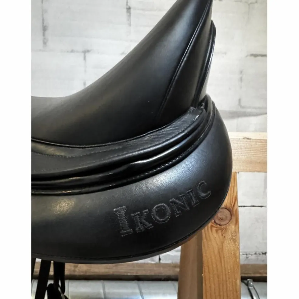 Selle de dressage Ikonic