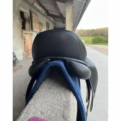 Selle de dressage Ikonic 17pouces