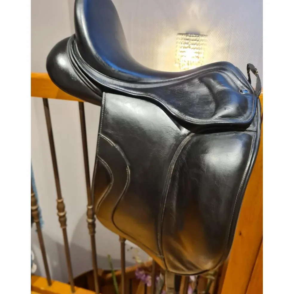 SELLE DE DRESSAGE KINGSLEY