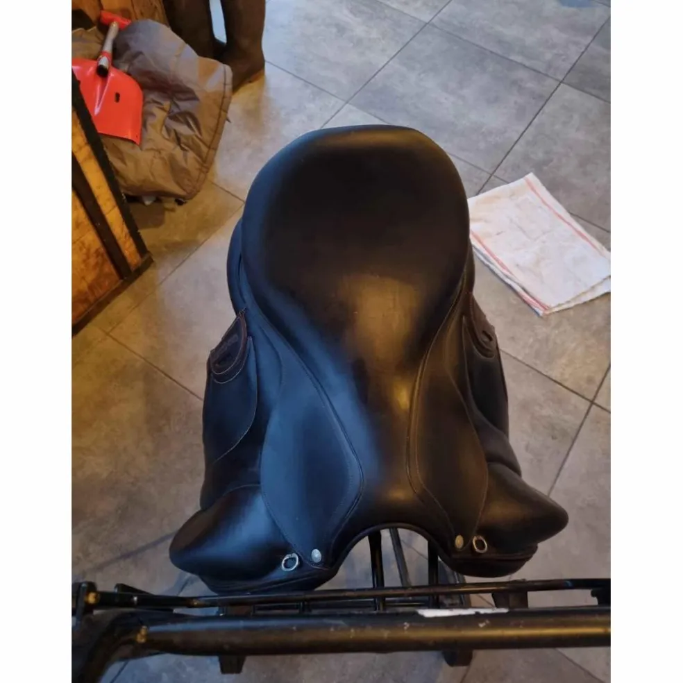 selle de dressage Loreak 17"5
