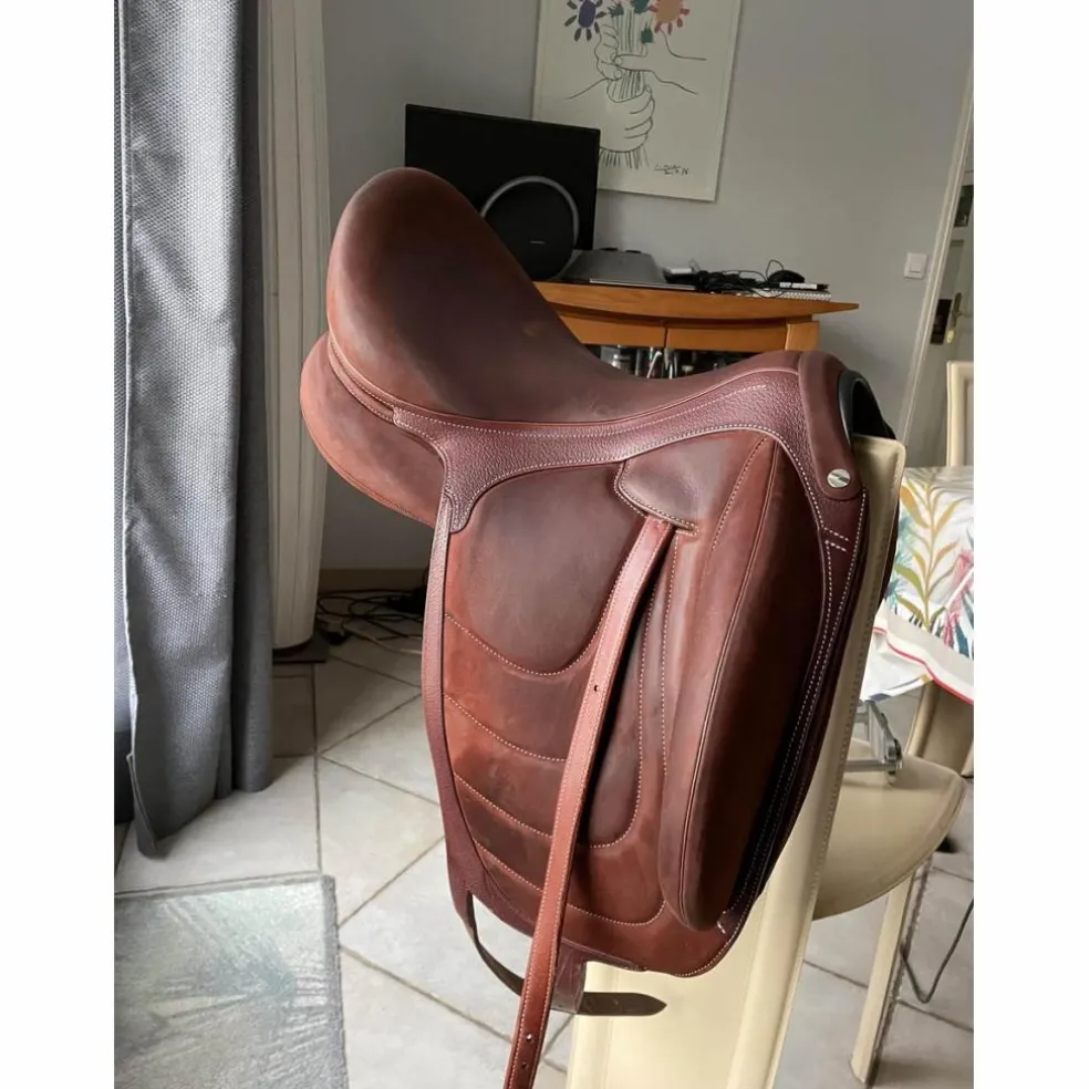 Selle de dressage makila marron devoucoux