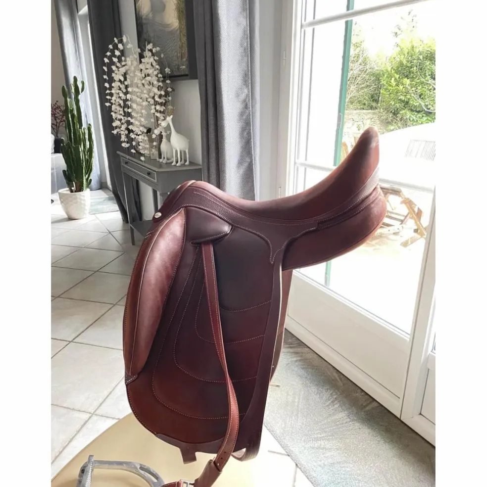 Selle de dressage makila marron devoucoux