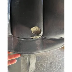 Selle de dressage monoquartier noire 16,5