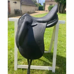 Selle de dressage neuve Childeric DPL livrée fin 2023