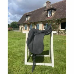 Selle de dressage neuve Childeric DPL livrée fin 2023