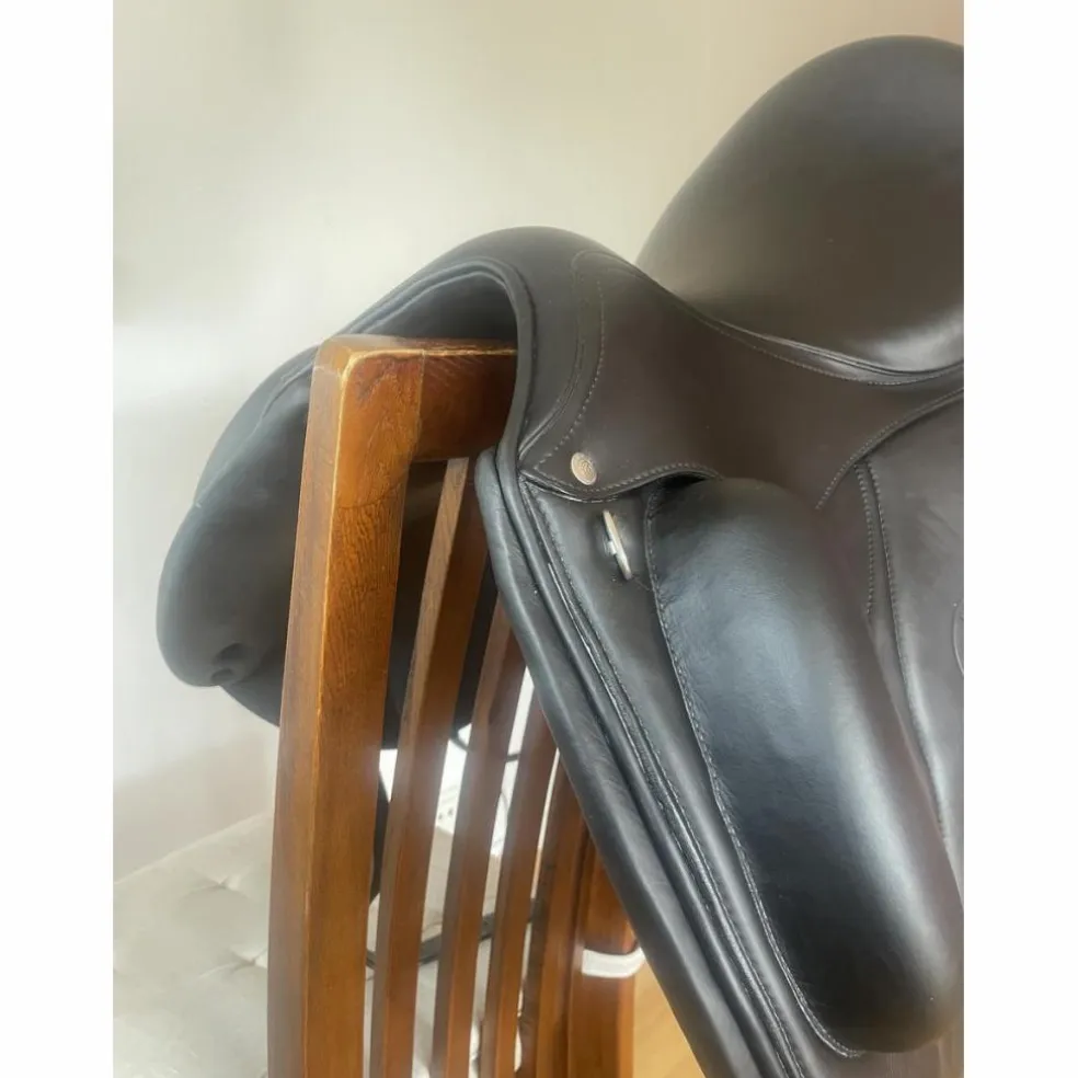 Selle de dressage noire Forestier (Aachen)