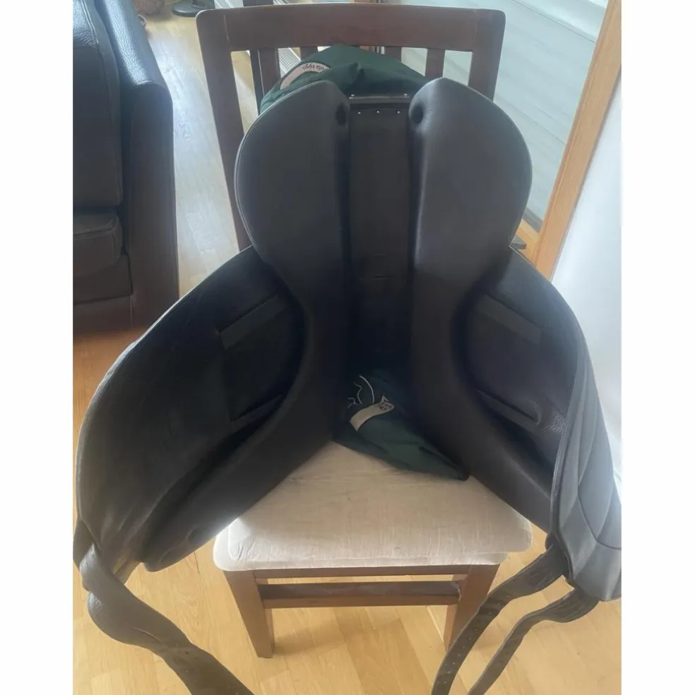 Selle de dressage noire Forestier (Aachen)