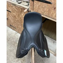 Selle de dressage norton