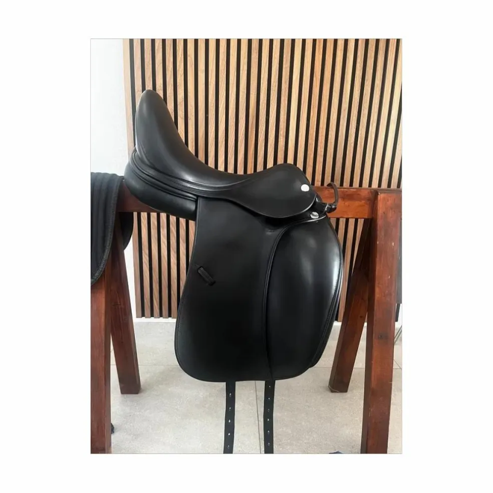 Selle de dressage Prestige X-D2 17 Pouces - Comme Neuve