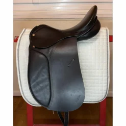 Selle de dressage Éric Mondange 17”5