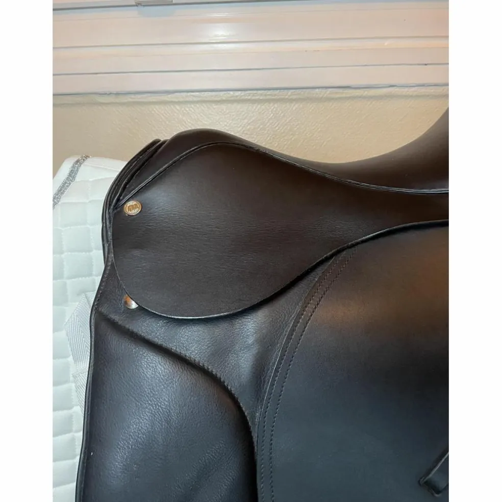 Selle de dressage Éric Mondange 17”5